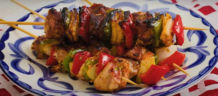 Brochetas mexicanas: el sabor tricolor del 16 de septiembre