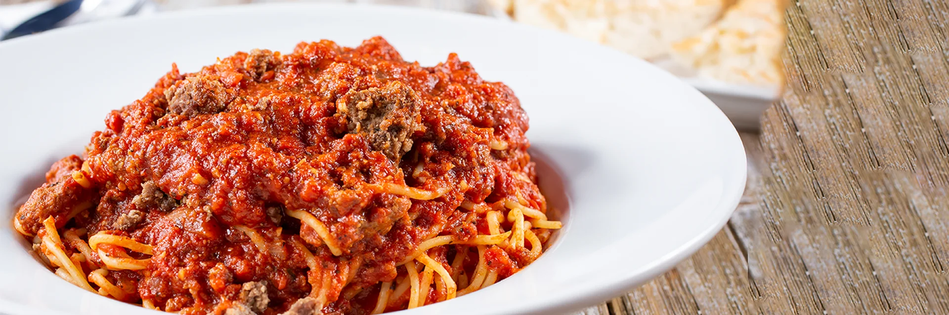 Pasta con carne molida al chipotle