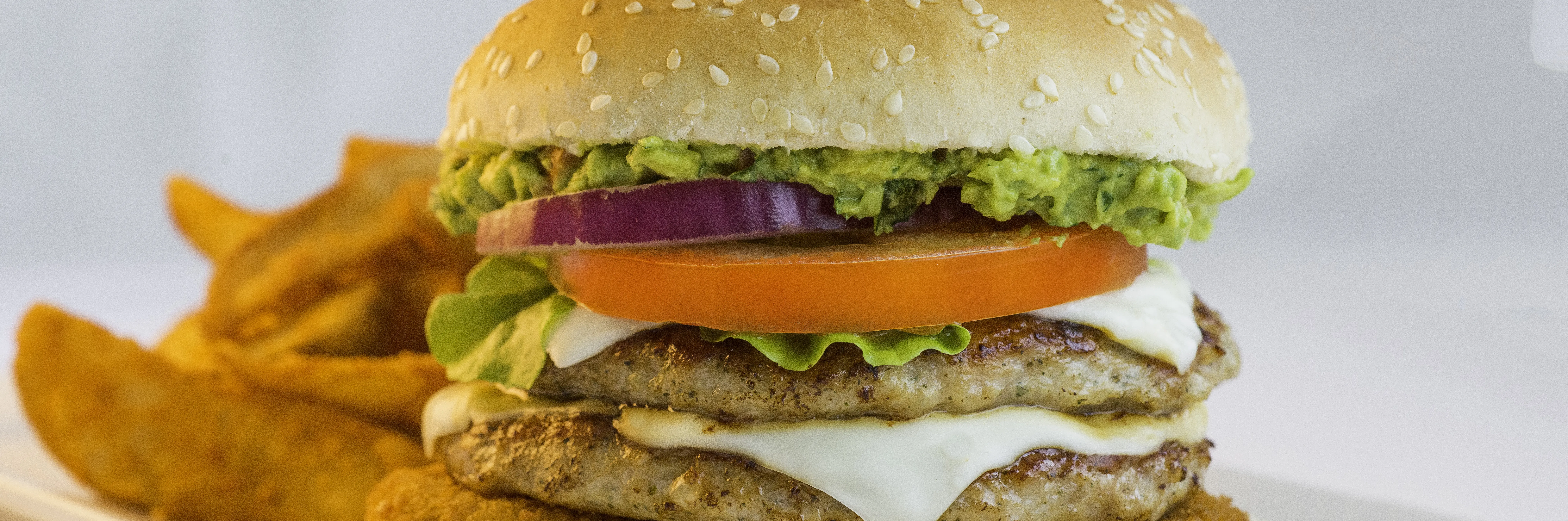 Hamburguesa de cerdo doble a la mexicana, un bocadillo moderno lleno de historia