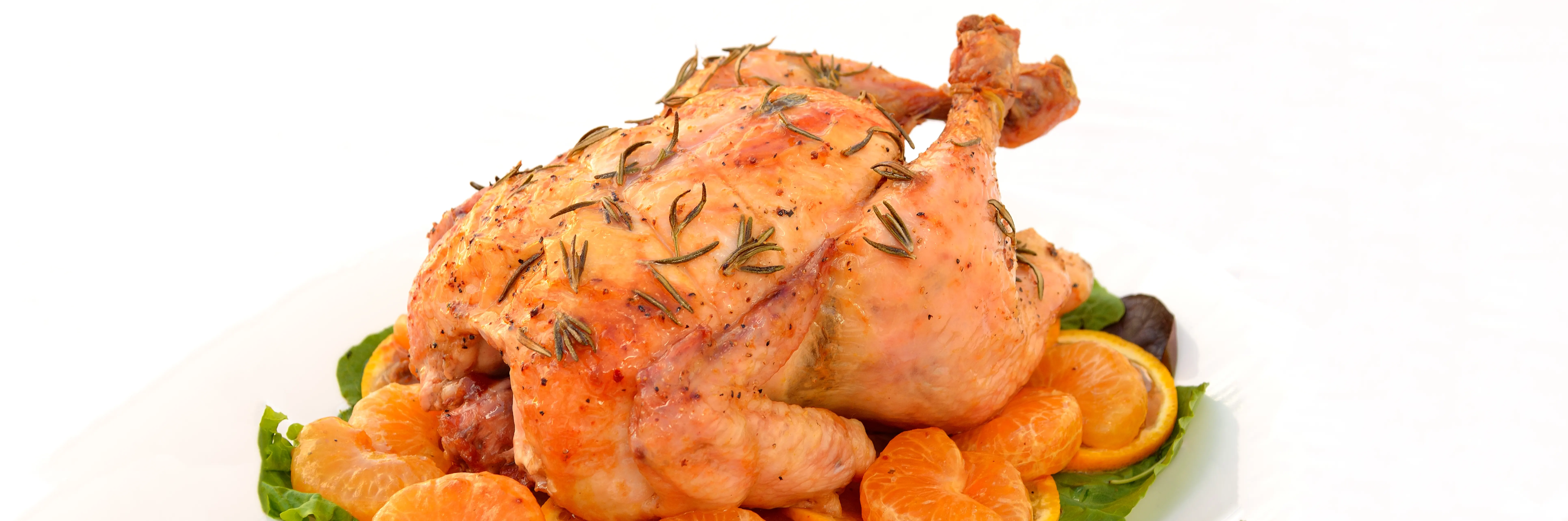 Pollo horneado con cítricos y romero, una manera de dar más sabor a lo que ya de por sí es rico